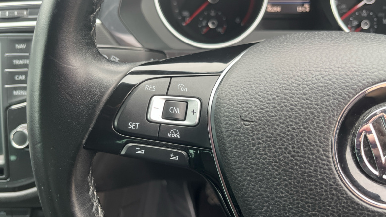 Volkswagen Tiguan 2.0 TDi 150 4Motion SE Nav 5dr Diesel Estate